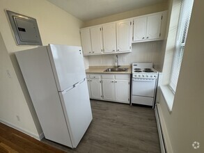 Building Photo - 160-180 N Beacon St