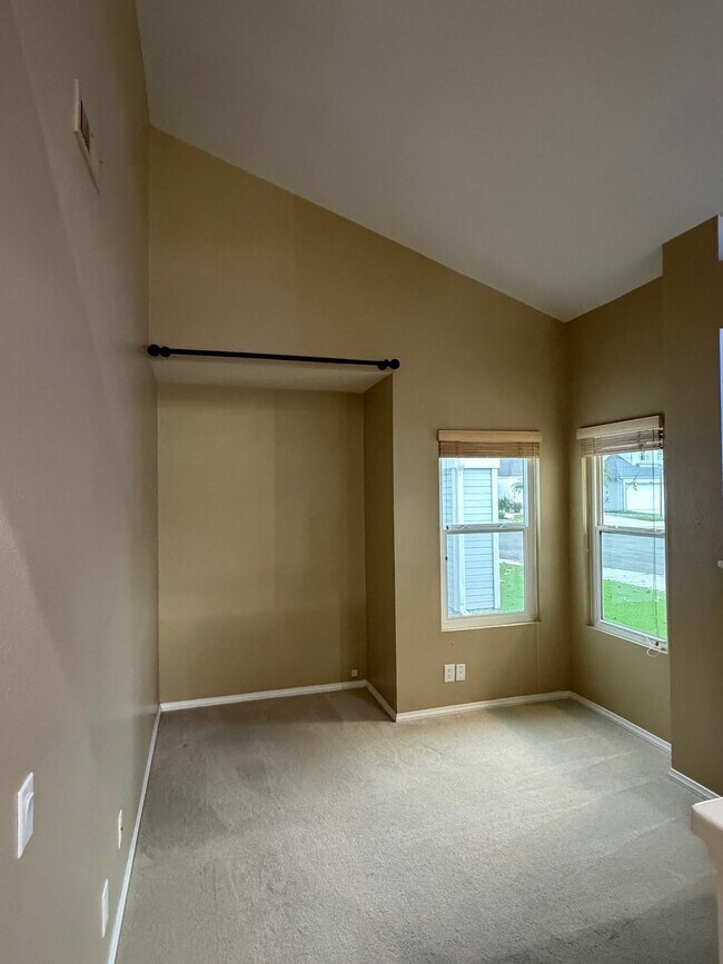 Building Photo - 1845 Blackhawk Ave