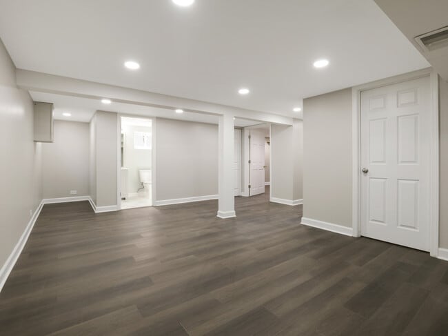 Building Photo - 510 E Park Ave
