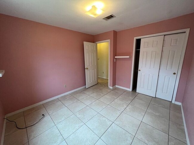 Building Photo - Pensacola - Pinehurst Subdivision - 3 bedr...