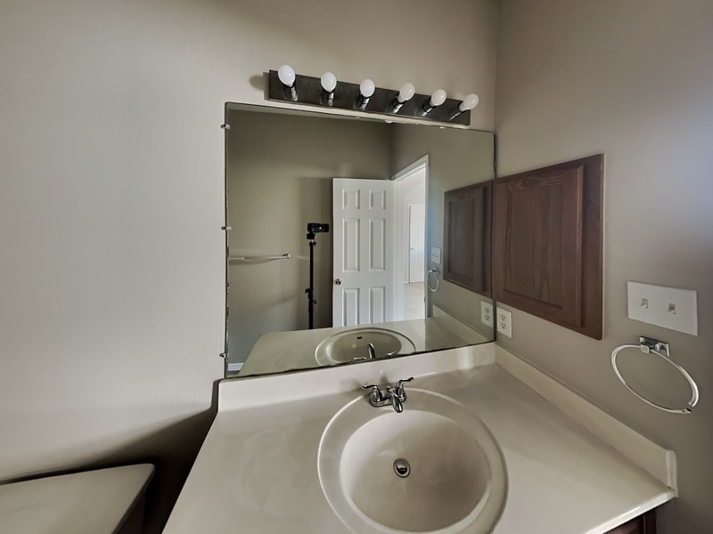 Building Photo - 1250 Nicholas Manor