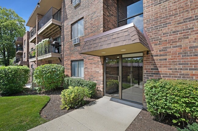 Building Photo - 3531 Central Rd