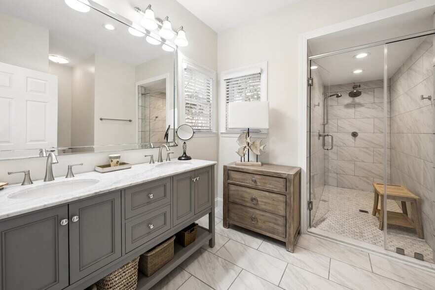 Building Photo - 40 Collins Meadow Dr