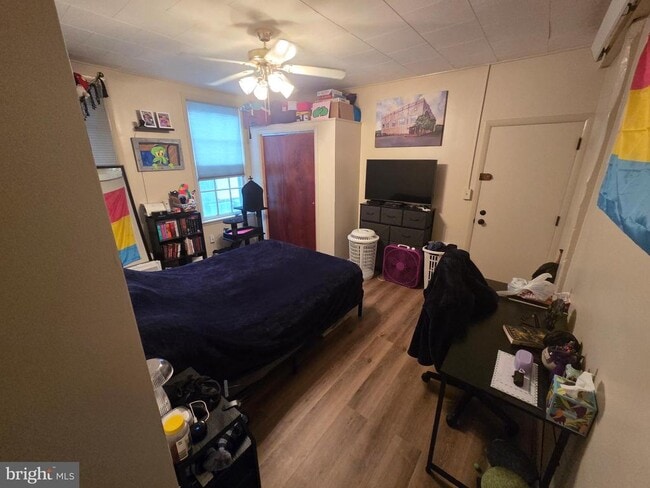 Building Photo - 26 Willow St