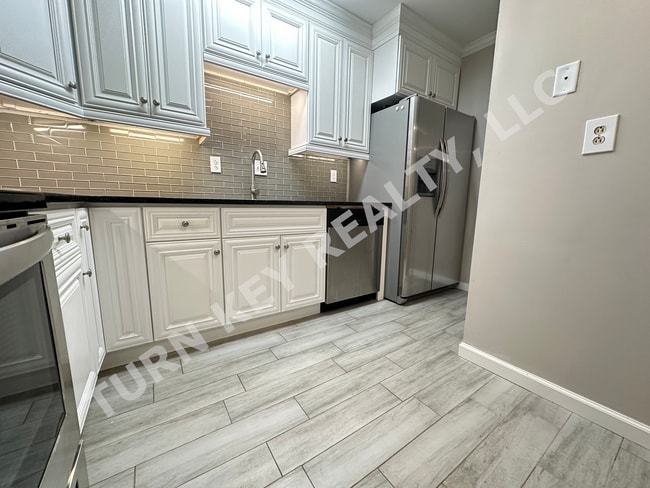 Building Photo - Condo for rent near UAB  **ACCEPTS SECTION 8**