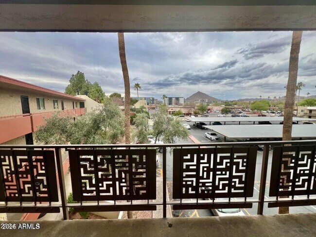 Building Photo - 7625 E Camelback Rd