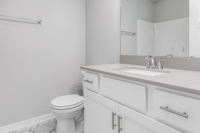 Building Photo - Stunning 3 Bedroom Home Nestled in Norwalk