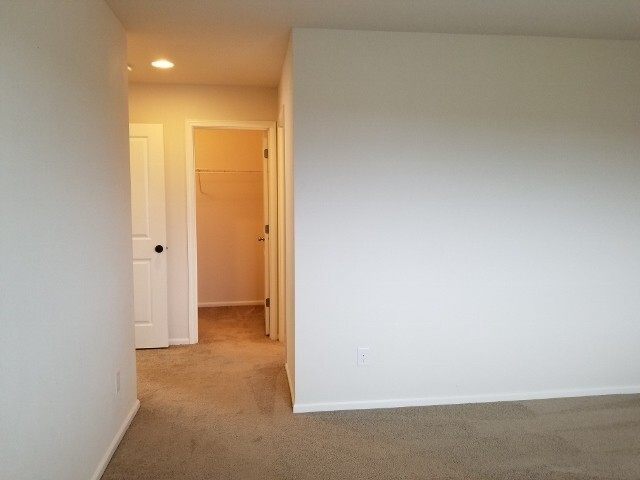 Building Photo - Pet Friendly Tumwater Hill Home