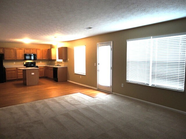 Building Photo - 6083 Weber Oaks Dr