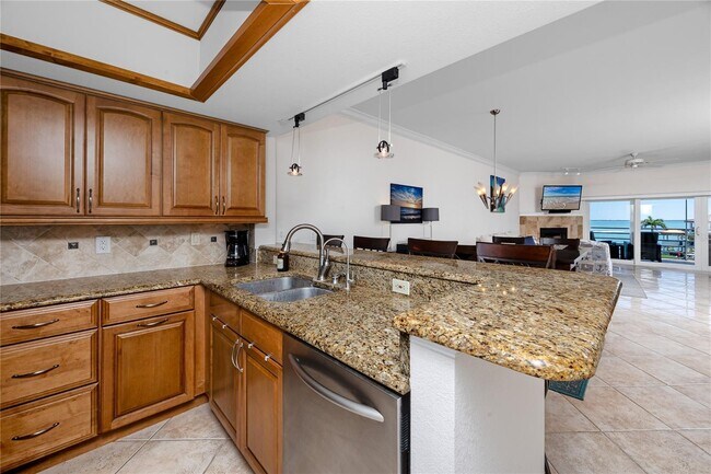 Building Photo - 363 Pinellas Bayway S