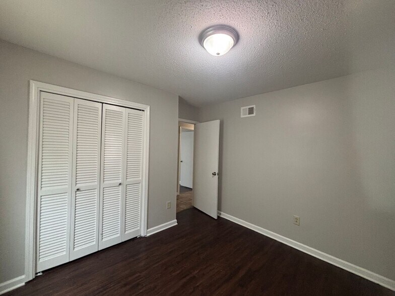 Building Photo - 3132 Rosebay Ln