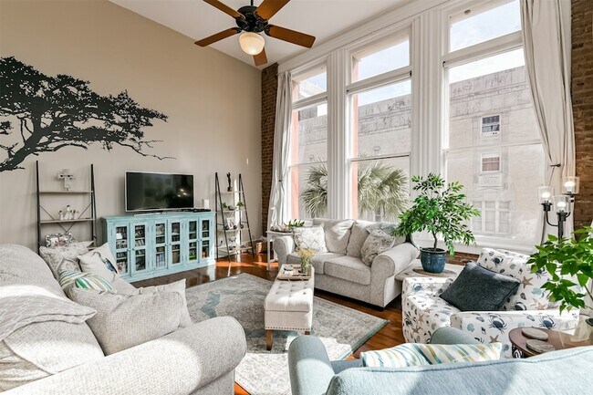 Building Photo - 525 22nd St