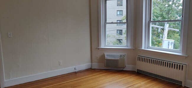 Building Photo - 40 Lancaster Terrace
