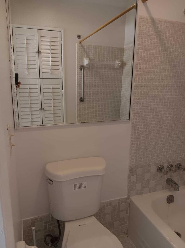 Building Photo - 20886 Vinesta Cir