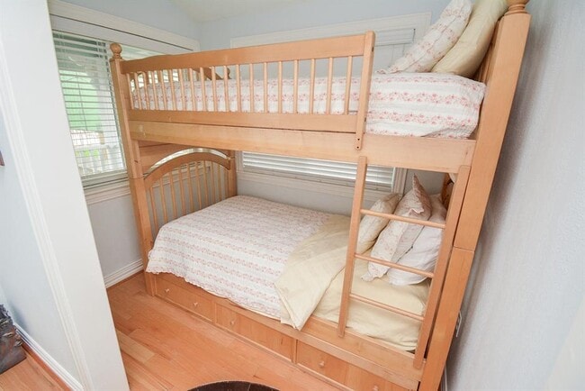 Building Photo - 400-1/2 4th St