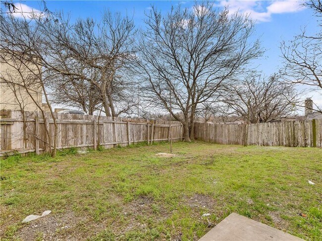 Building Photo - 9405 Quail Meadow Dr