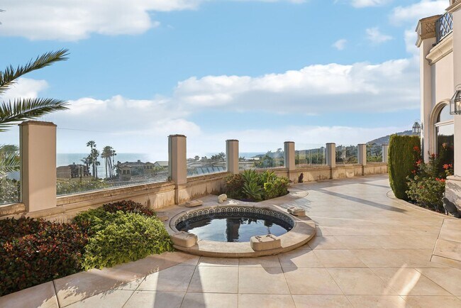Building Photo - OCEAN VIEW CUSTOM BUILT LUXURY ESTATE