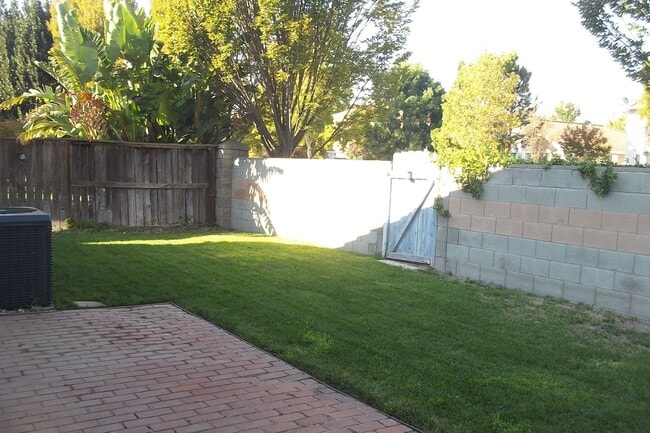 Building Photo - Solar electric home in the Laguna area of Elk Grove