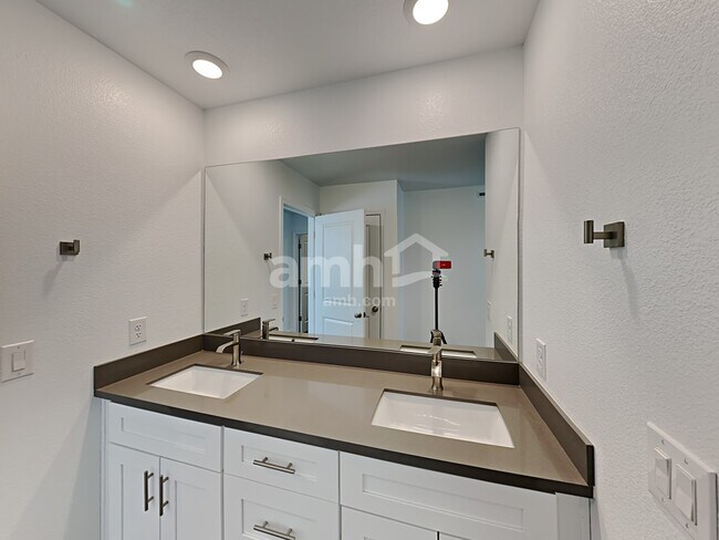 Building Photo - 9148 Crocker Pt Ct