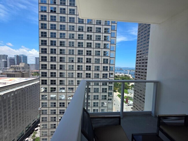 Building Photo - 300 S Biscayne Blvd