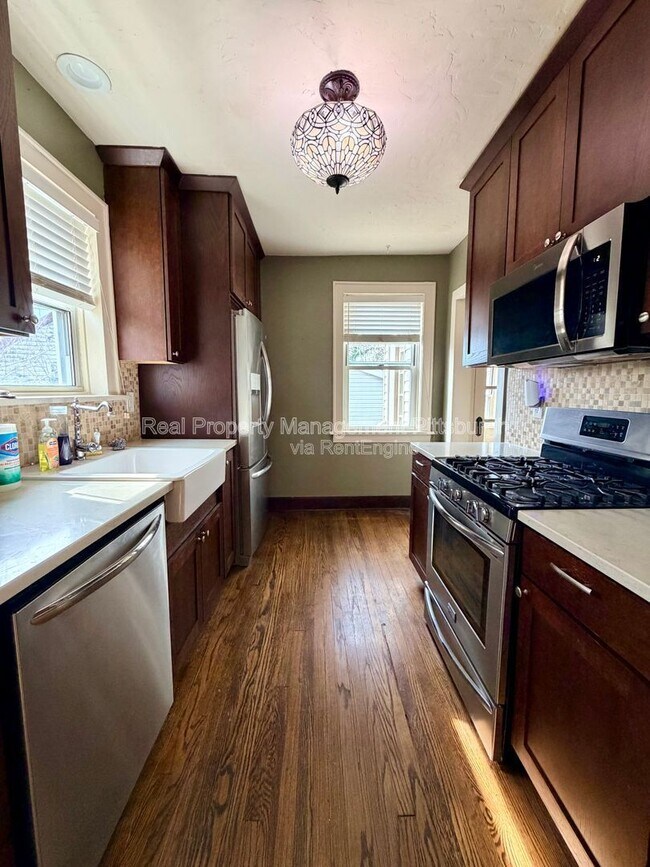 Building Photo - 1818 Kleber St