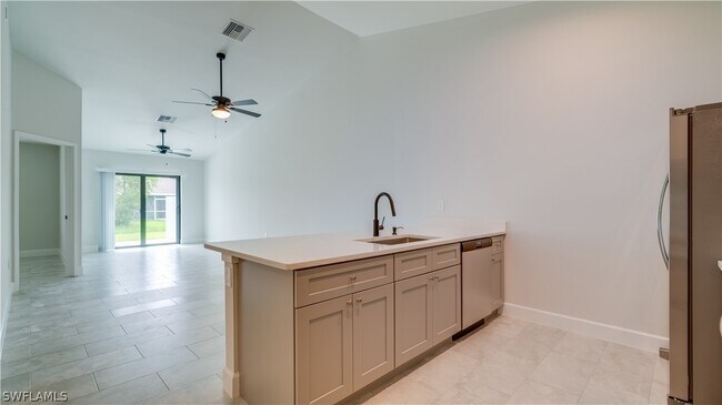 Building Photo - 4606 SW 8th Ct
