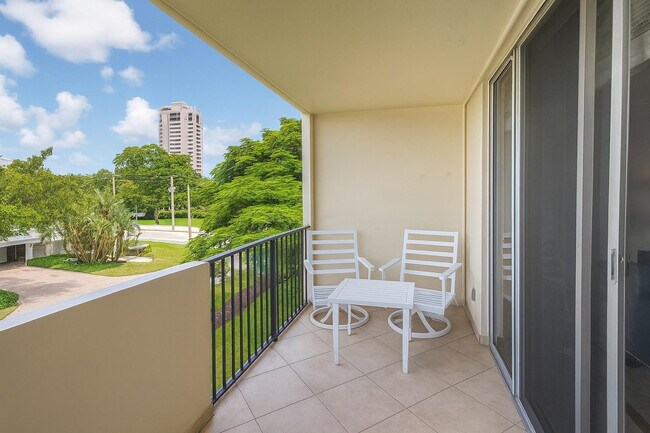 Building Photo - 1000 Spanish River Rd