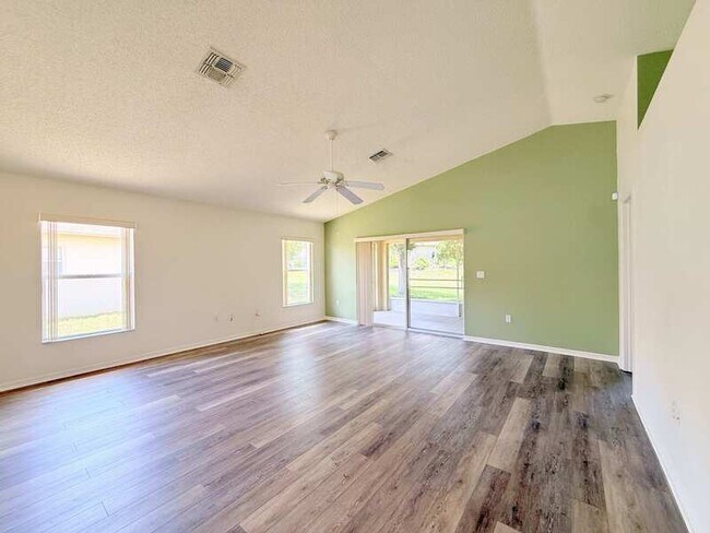 Building Photo - 240 Center Oak Cir
