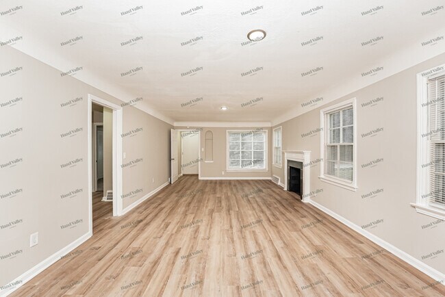 Building Photo - 1585 Sheffield Rd