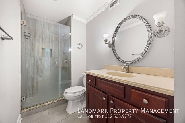 Building Photo - 6033 N Sheridan-Unit 35D