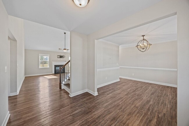 Building Photo - Welcome to Peyton's Lake!