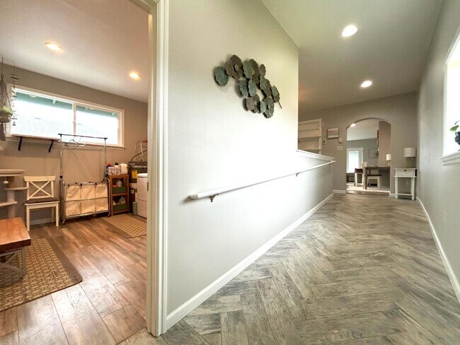 Building Photo - 19407 K Pl