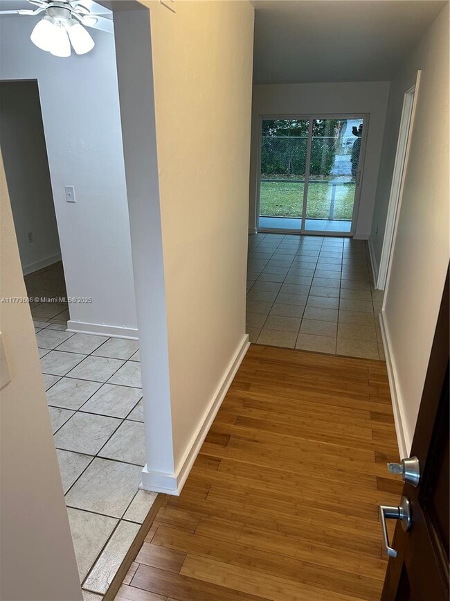 Primary Photo - 318 Tarpon Dr