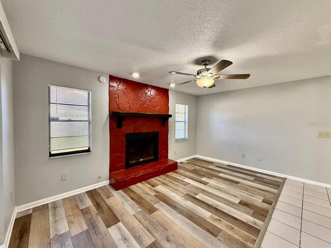 Building Photo - 4223 Summerdale Dr