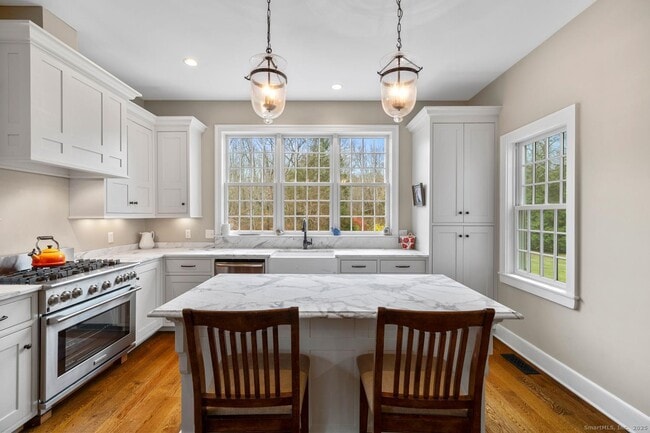 Building Photo - 138 School House Rd