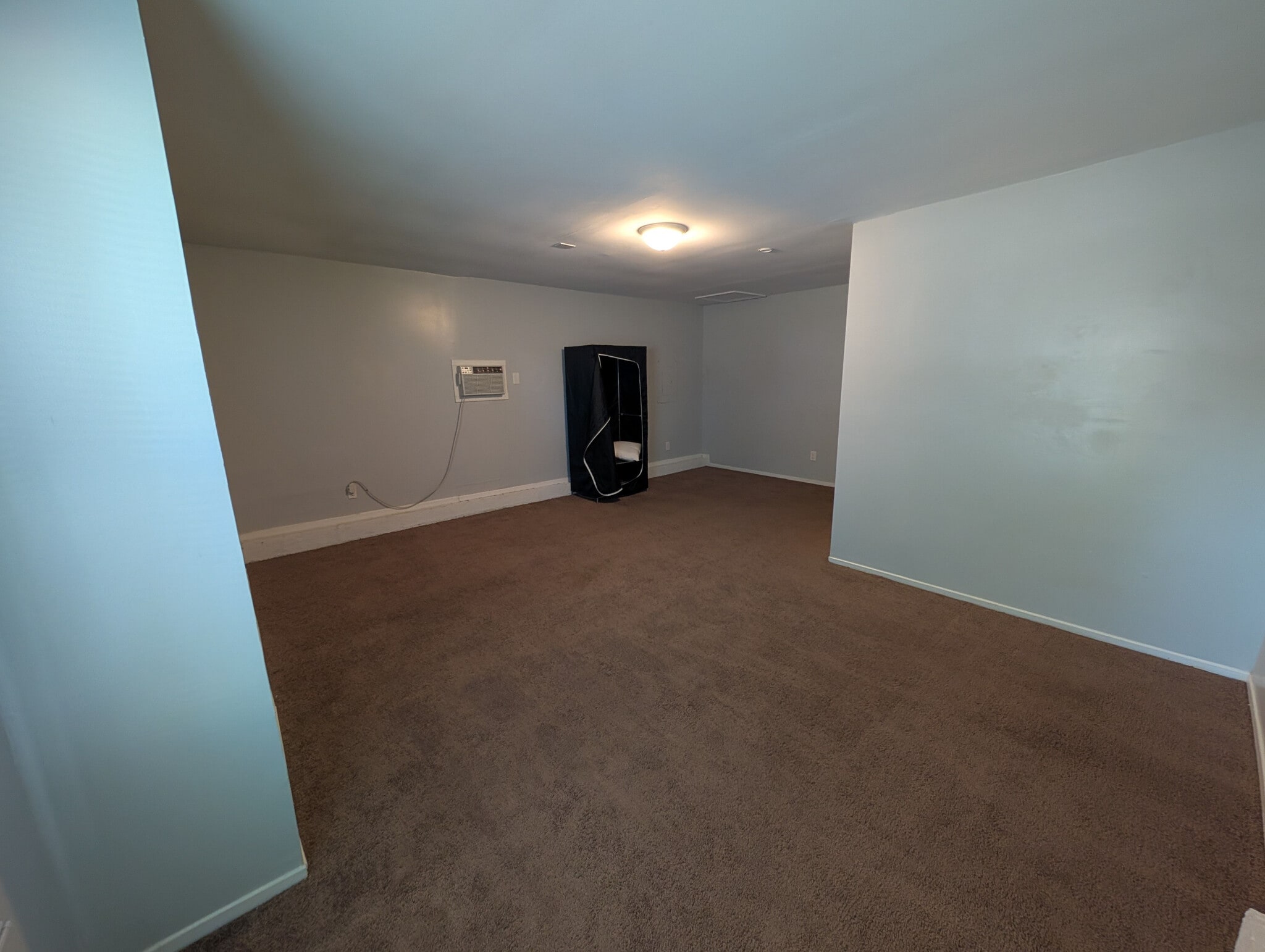 Building Photo - Room in House on Flint Glenn Ln