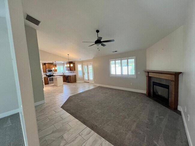 Building Photo - 564 Spring Meadow Ln