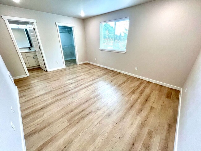 Building Photo - Modern 2022-Built Rambler on Private Lot with 2-Car Garage