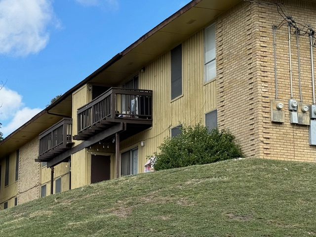Primary Photo - 708 Smokey Mountain Dr