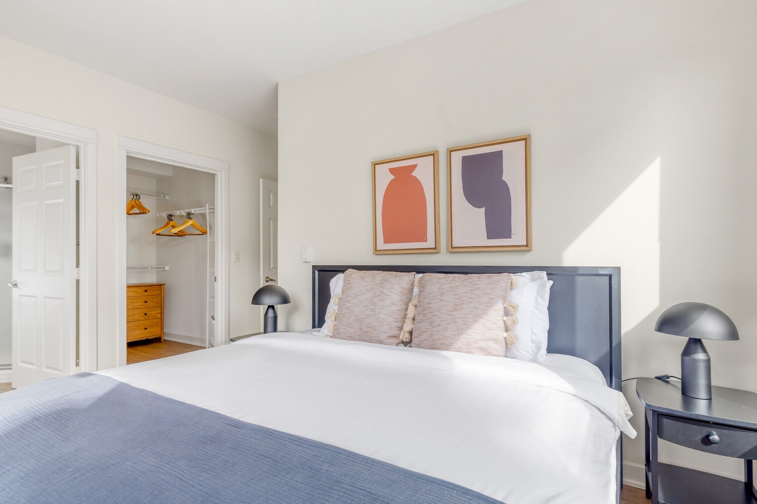 Building Photo - 11000 NE 10th St