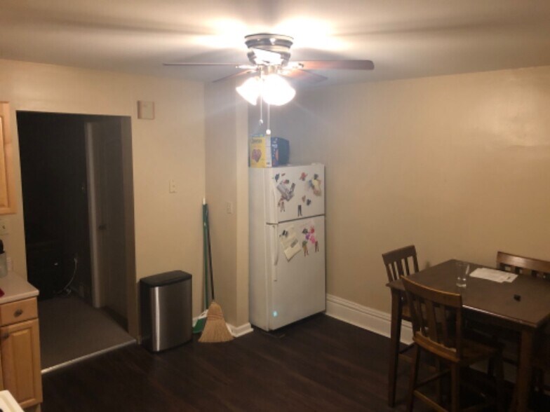 Building Photo - 154 Pearl St