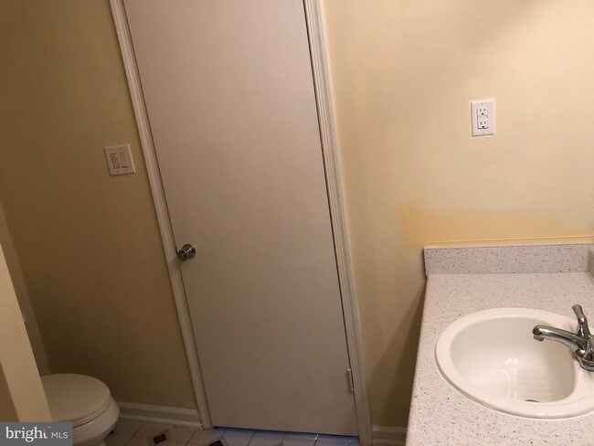 Building Photo - 1007 Yardley Commons