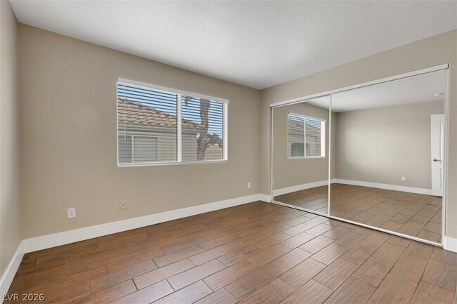 Building Photo - 719 Anne Ln