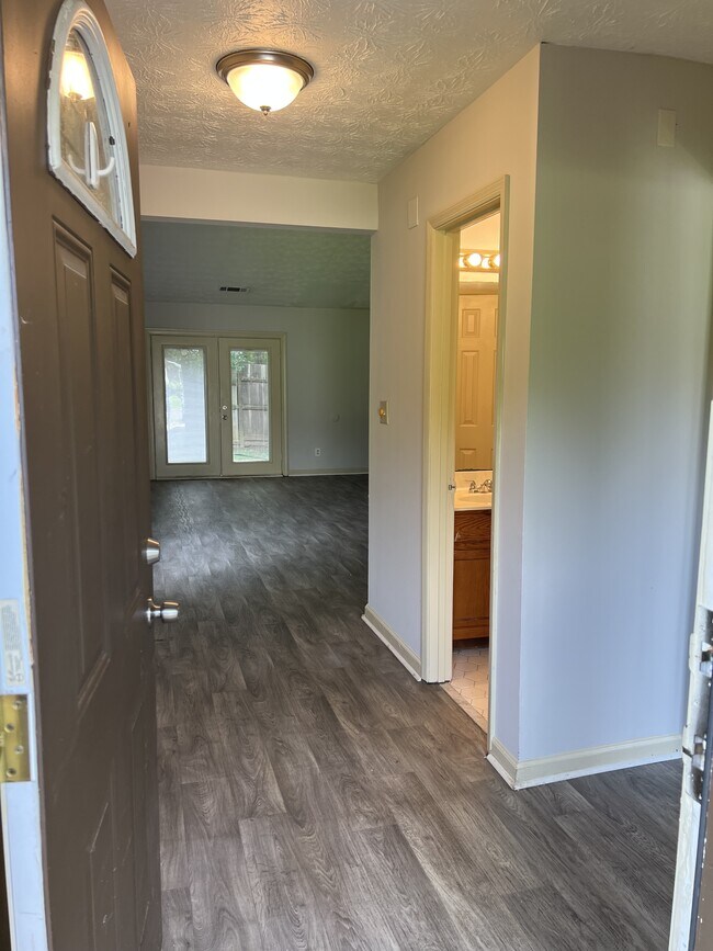 Building Photo - 5928 Trent Jones Way