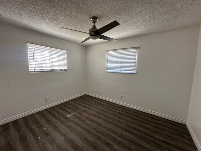 Building Photo - Rent This Beautiful 3-Bedroom Home with Se...