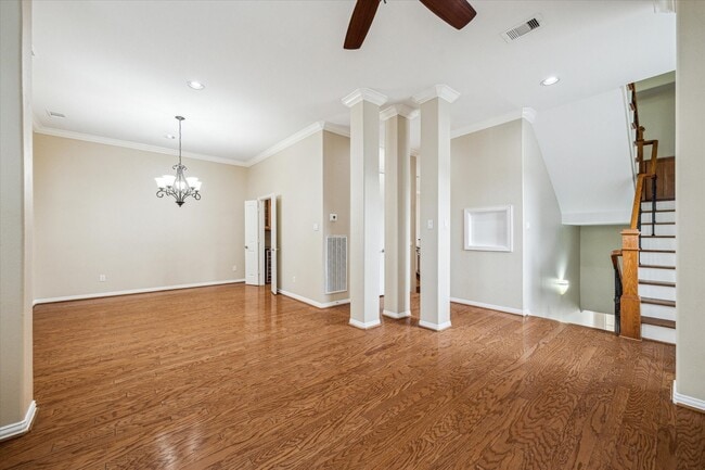 Building Photo - 5629 Dolores St