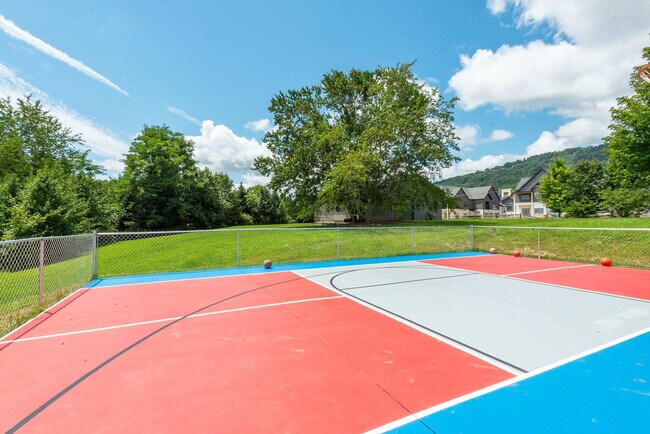 Building Photo - 2224 Brevard Rd