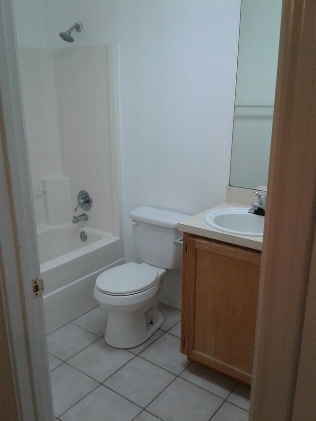 Full Brick 3 bedroom 2 bath 2 car Garage w... 304 Sheila Dr Granbury