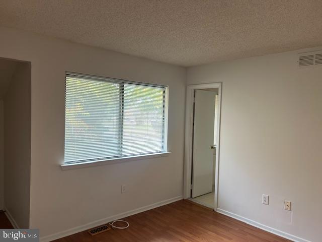 Building Photo - 304 Hampshire Dr