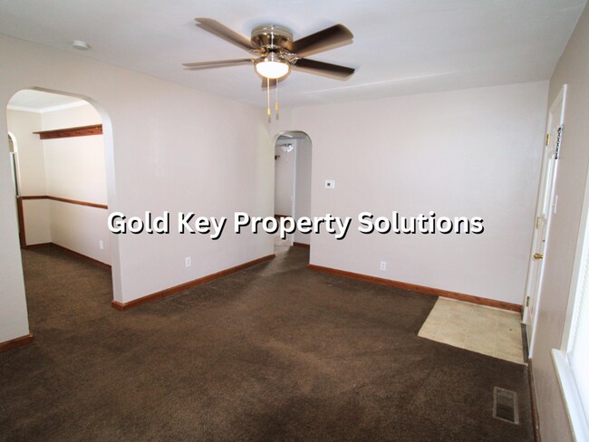 Building Photo - 3 BR 1 BA House in Meadowbrook Area with G...